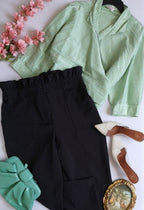 Blusa traslapada de seda  con pantalón cintura alta ⚓