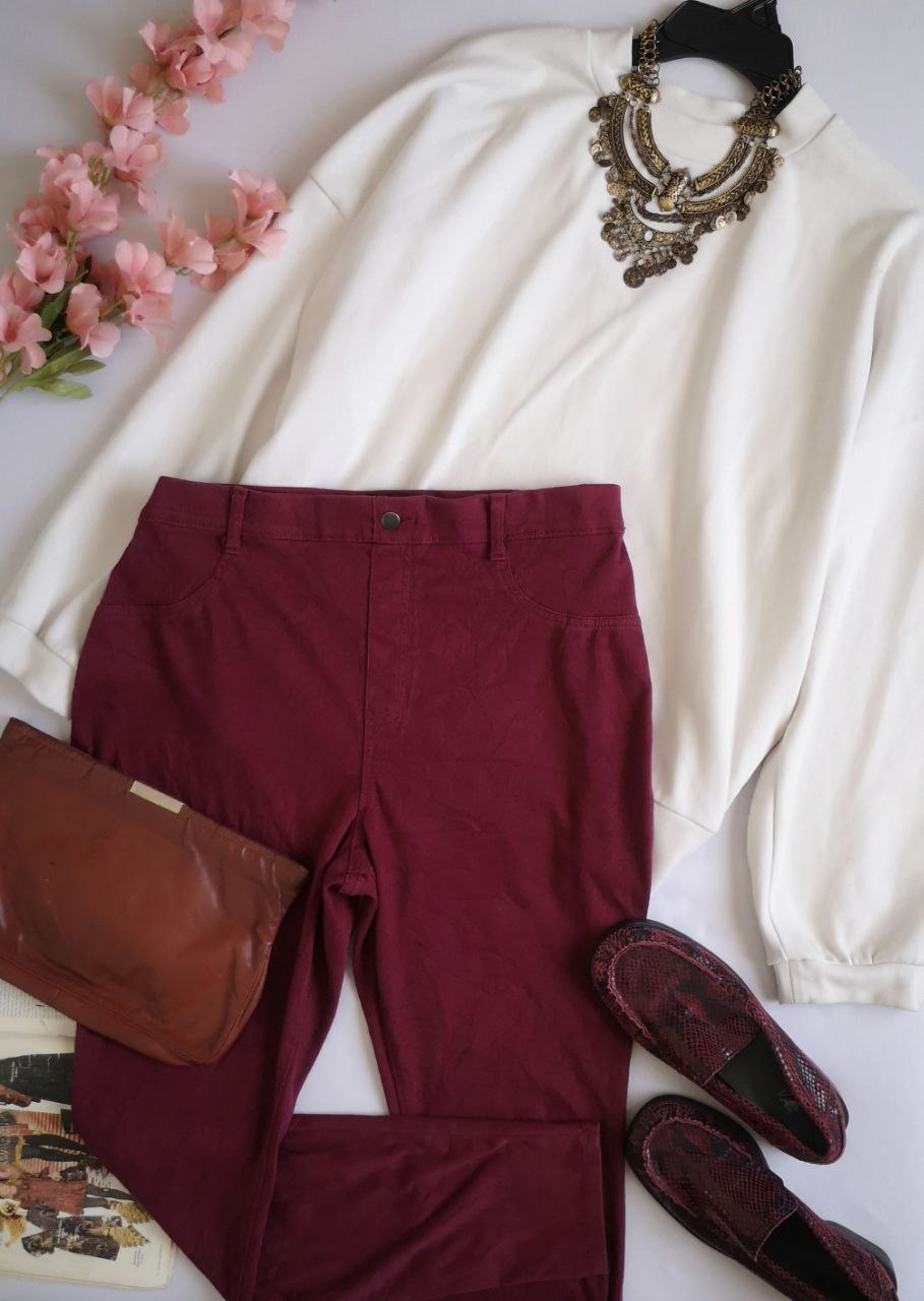 Blusa cuello cerrado y pantalón skinny ⚓