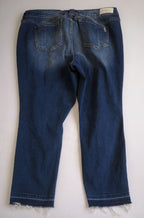 Blusa corta con jeans rasgado cintura alta