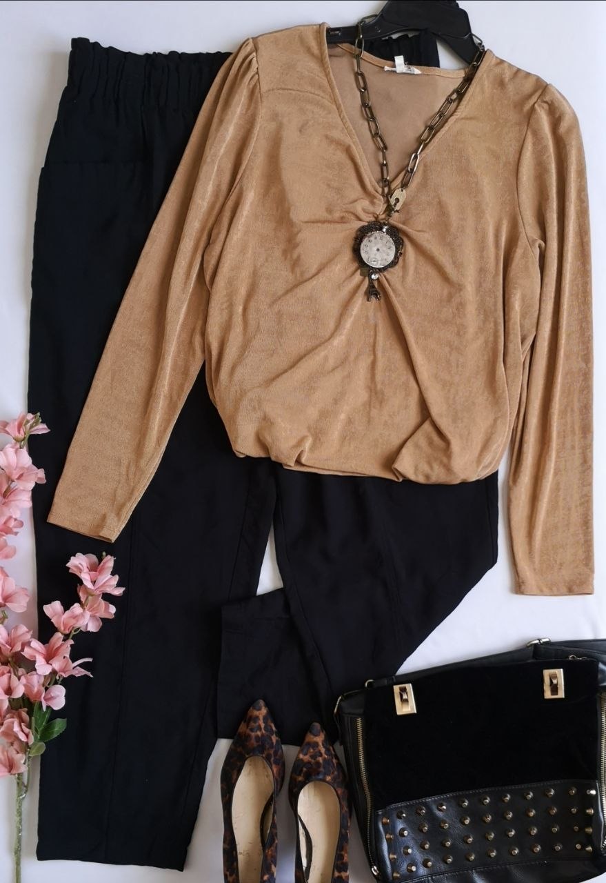 Pantalón con elástico en la cintura y blusa manga larga