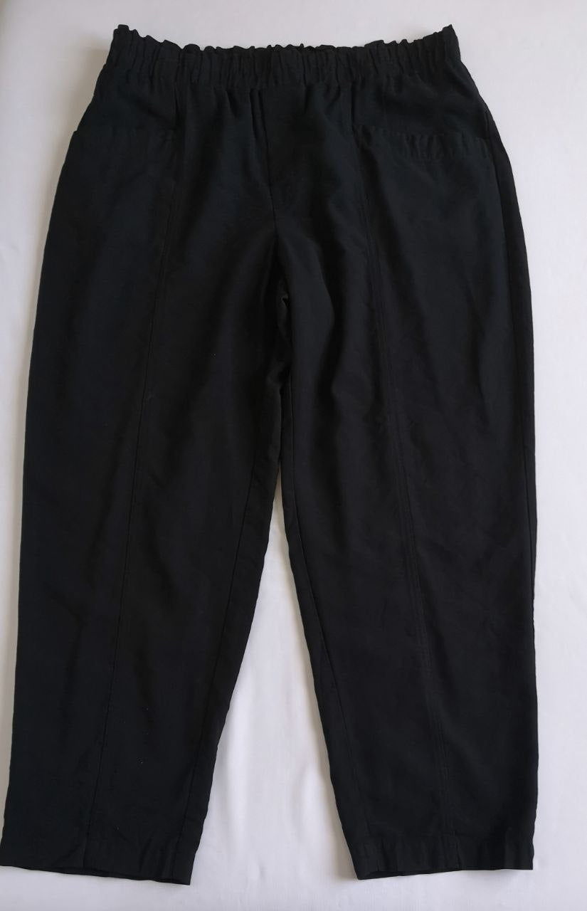Pantalón con elástico en la cintura y blusa manga larga