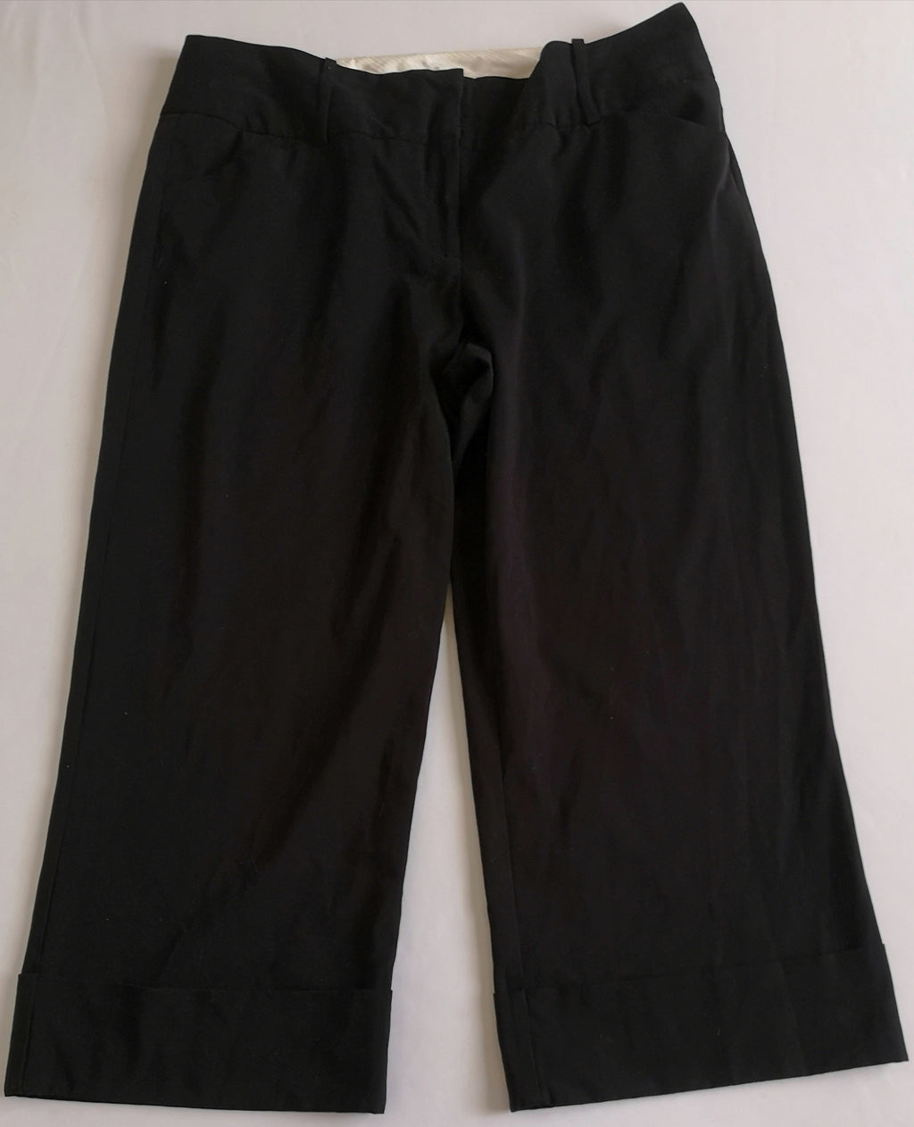 Pantalón tipo Culotte y blusa traslapada cerrada