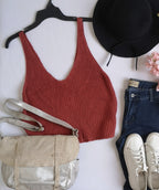 Blusa tejida incluye cartera tipo mensajera