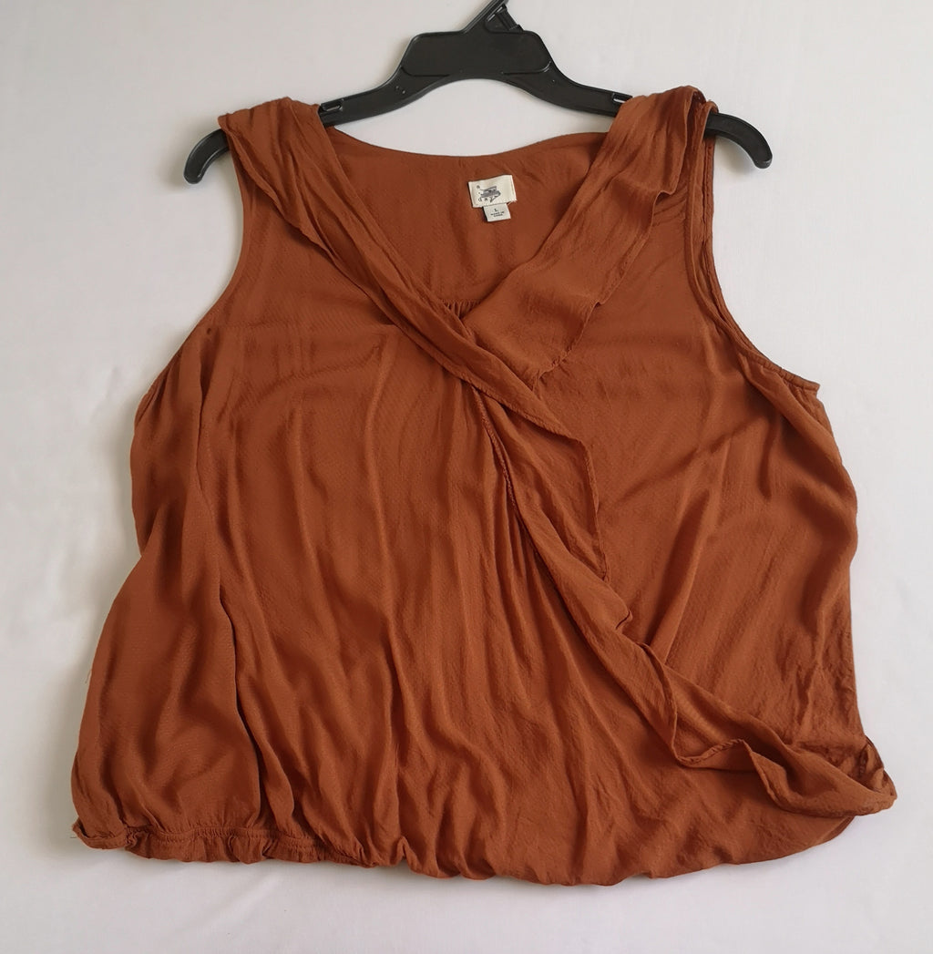 Pantalón tipo Culotte y blusa traslapada cerrada