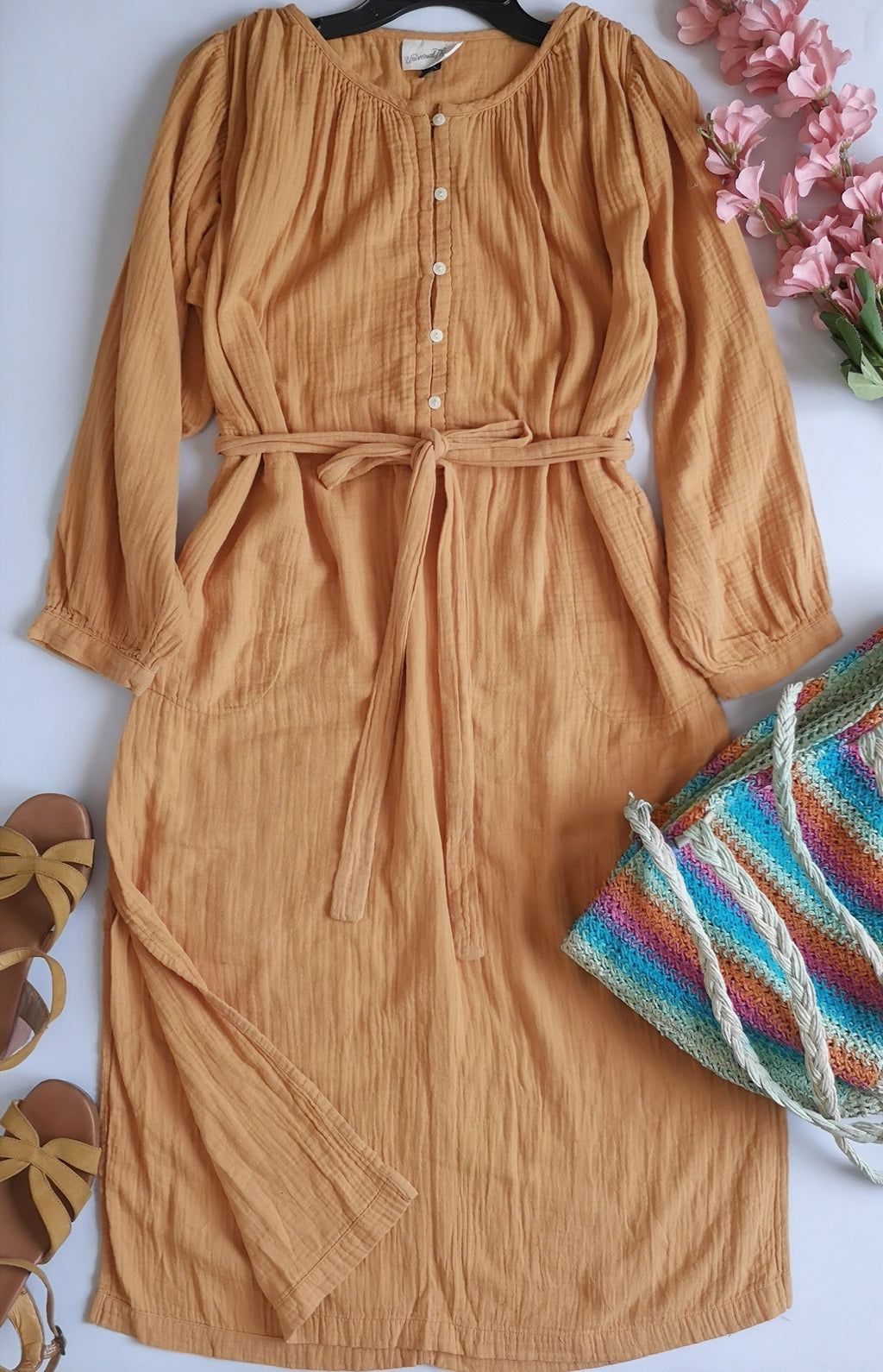 Vestido con bolsas a los lados
