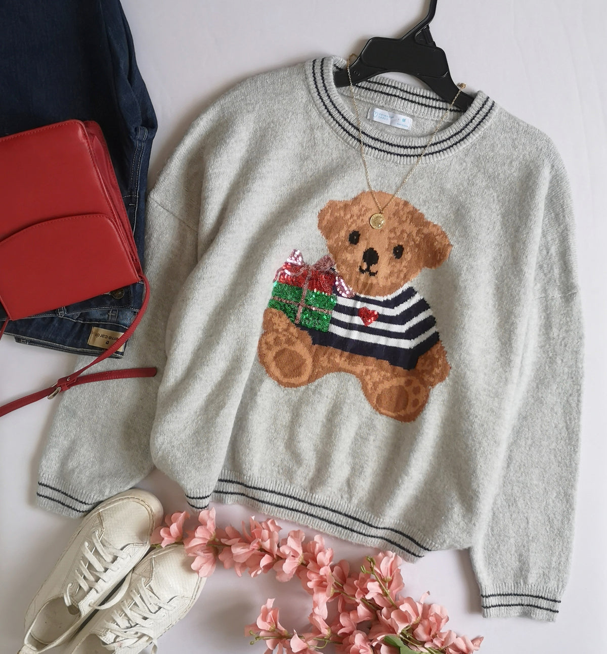 Sueter estilo over size incluye collar ❤️