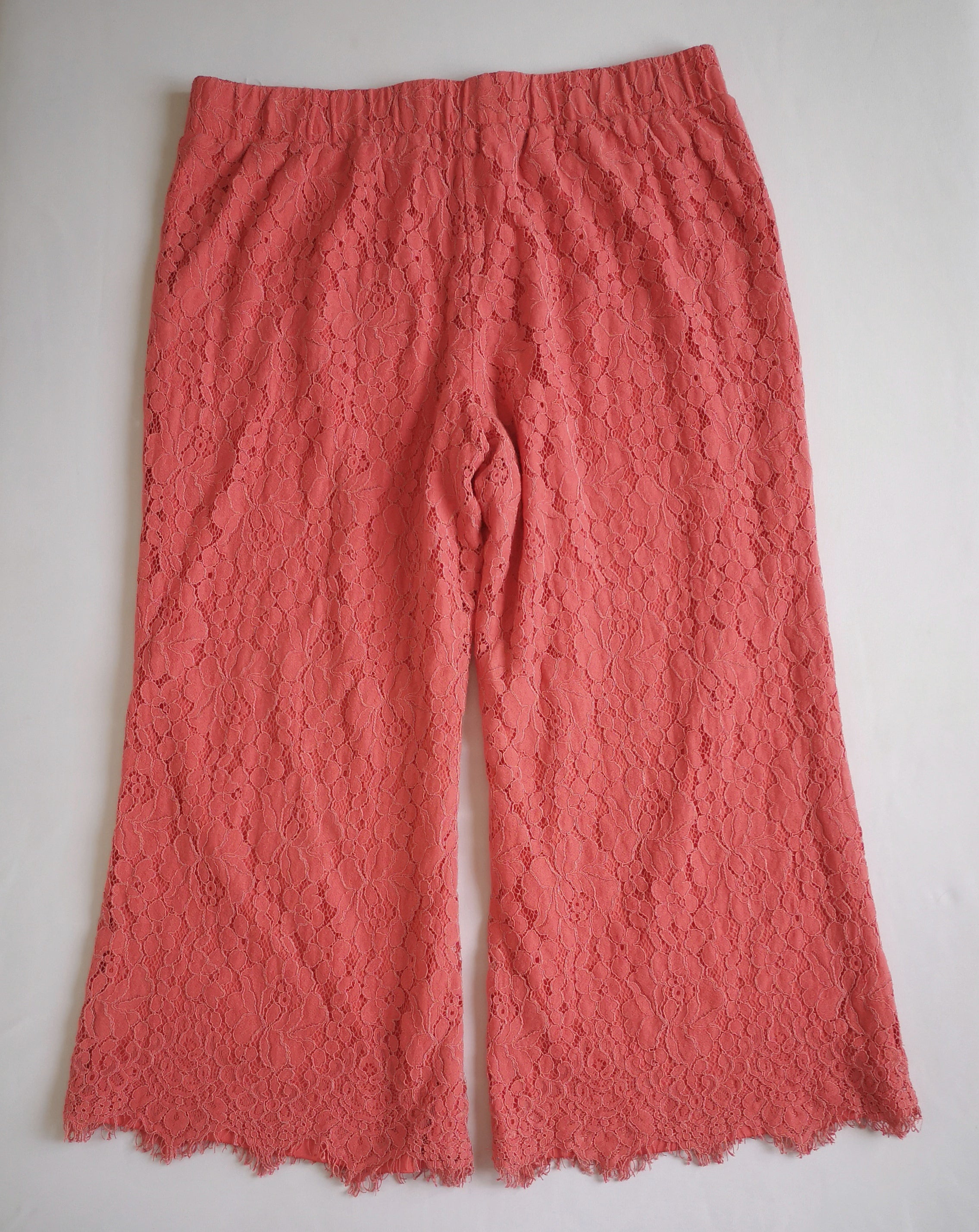 Culotte de encaje y blusa de algodón