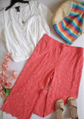 Culotte de encaje y blusa de algodón