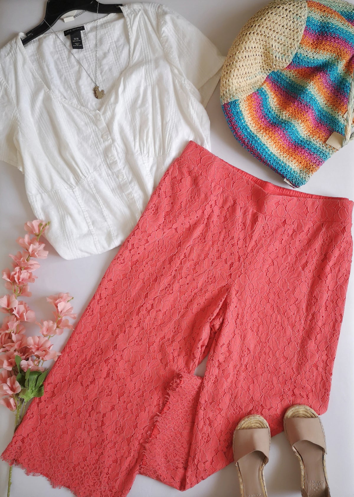 Culotte de encaje y blusa de algodón