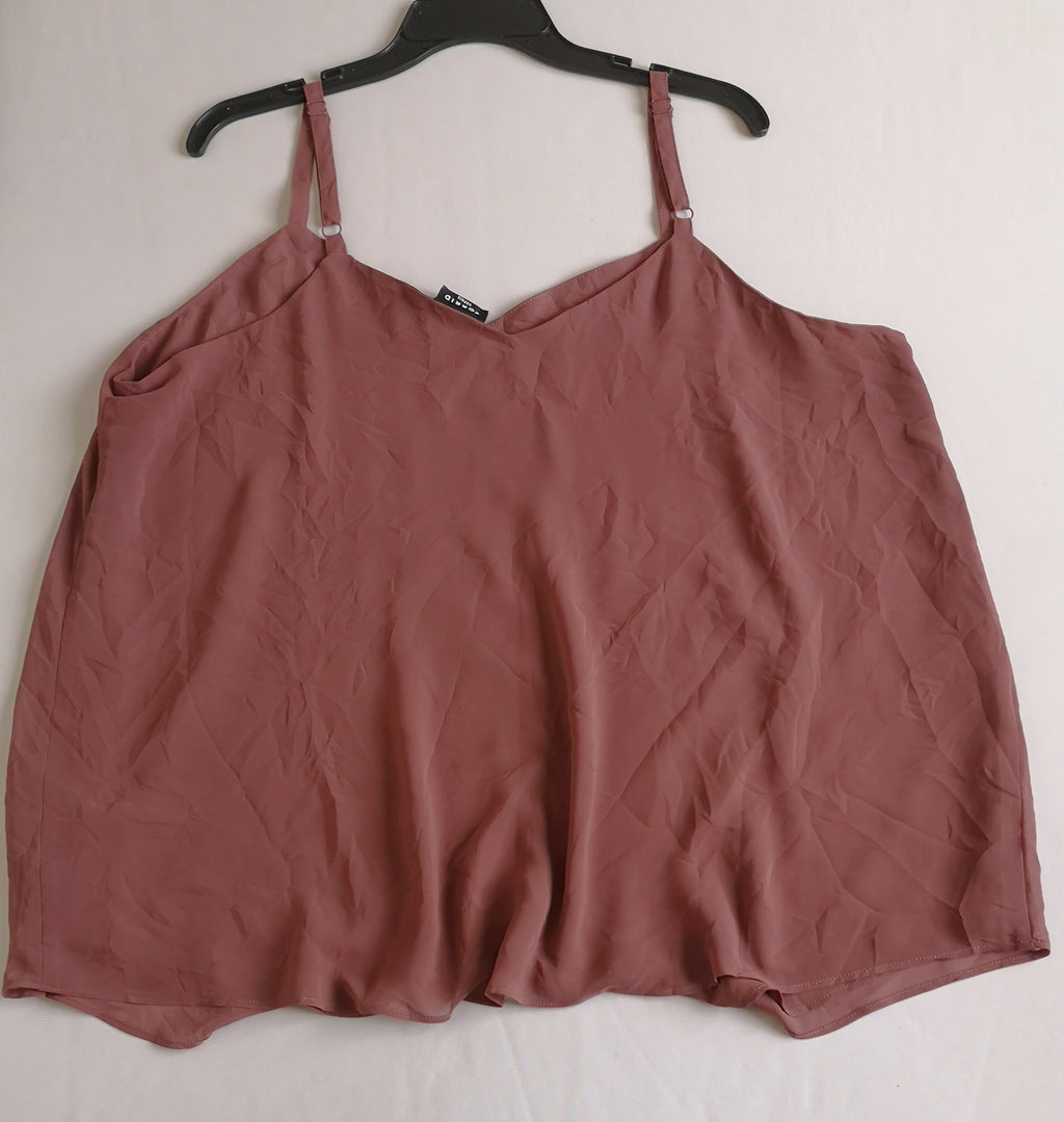 Pantalón tipo hippie y blusa de tirantes