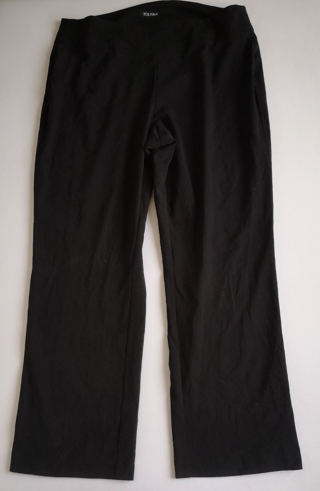 Blusa con cinto atrás y pantalón corte recto