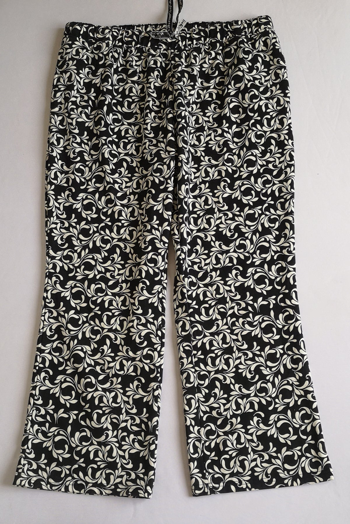 Sueter cuello alto con Pantalón tipo pants