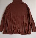 Blusa cuello cerrado con pantalón