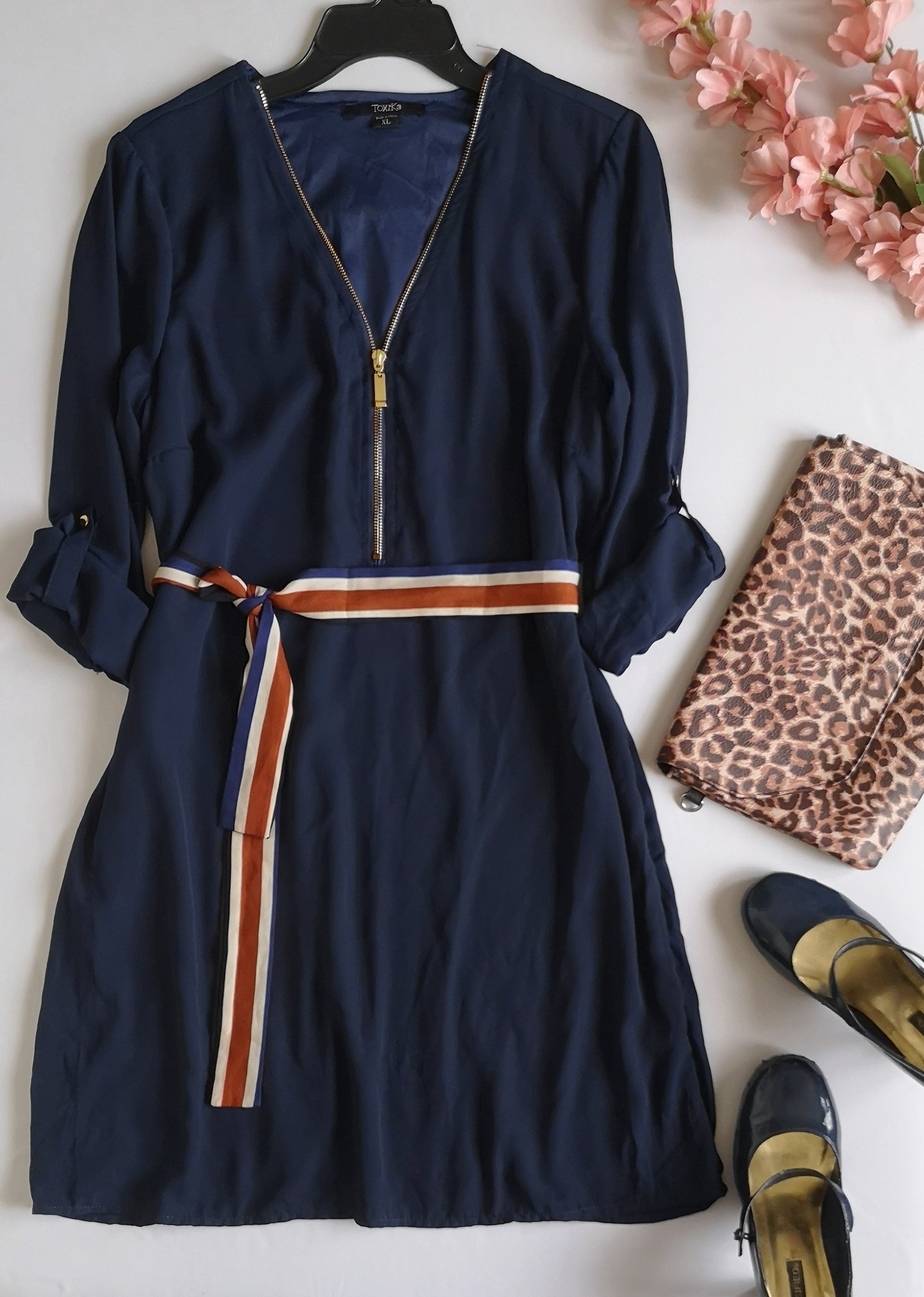Vestido de chifon con zipper adelante