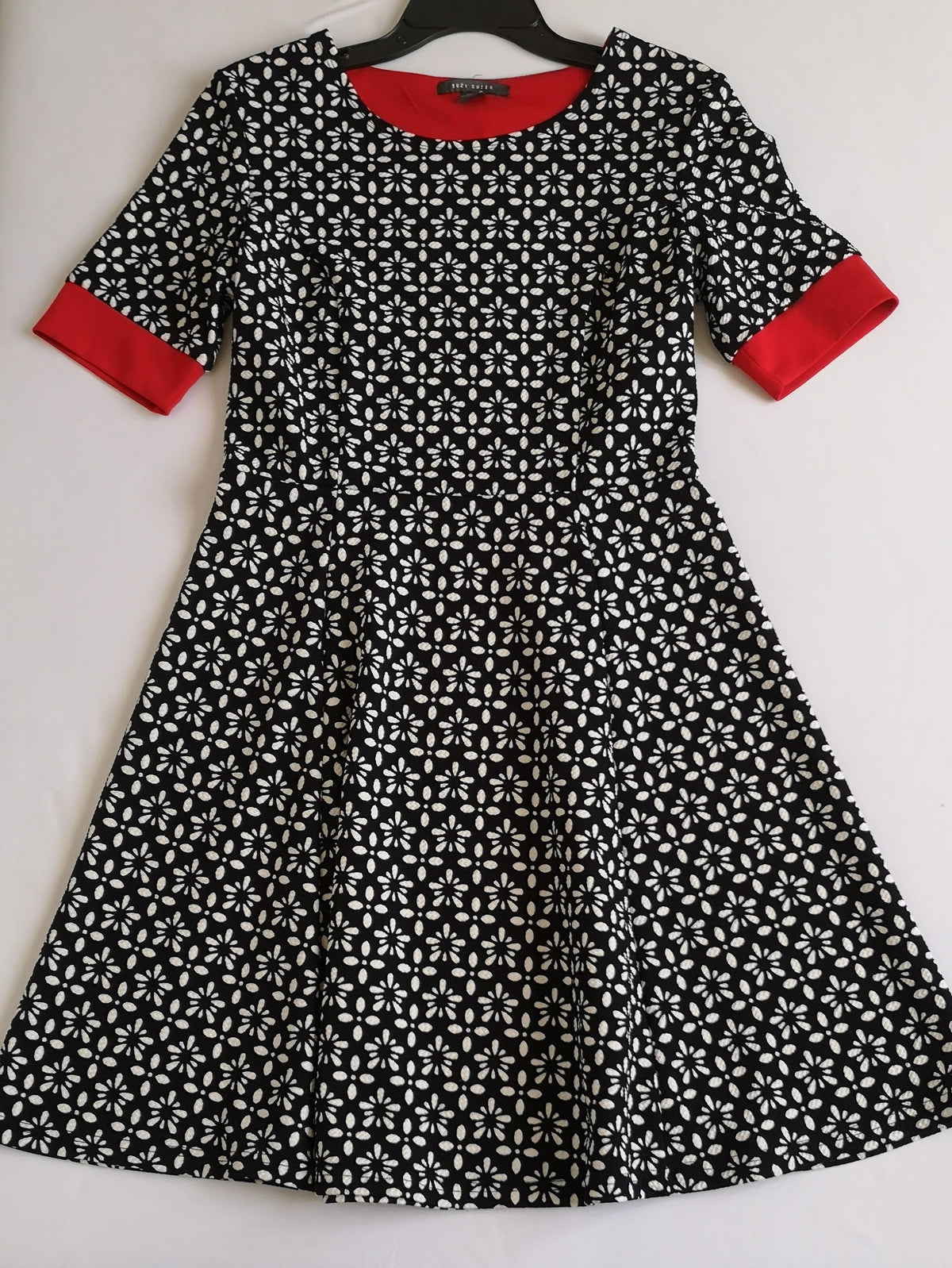 Vestido campana de abajo incluye collar