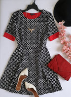Vestido campana de abajo incluye collar