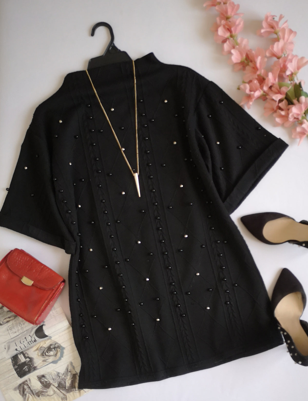 Vestido corto con perlitas incluye collar