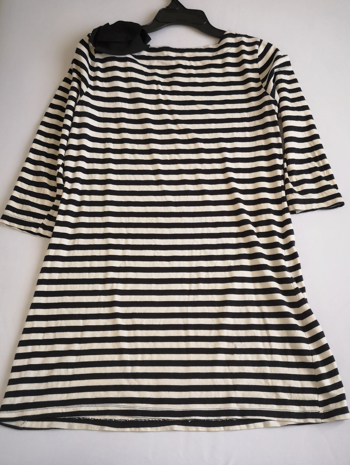 Vestido con moña en el hombro incluye cartera 💙