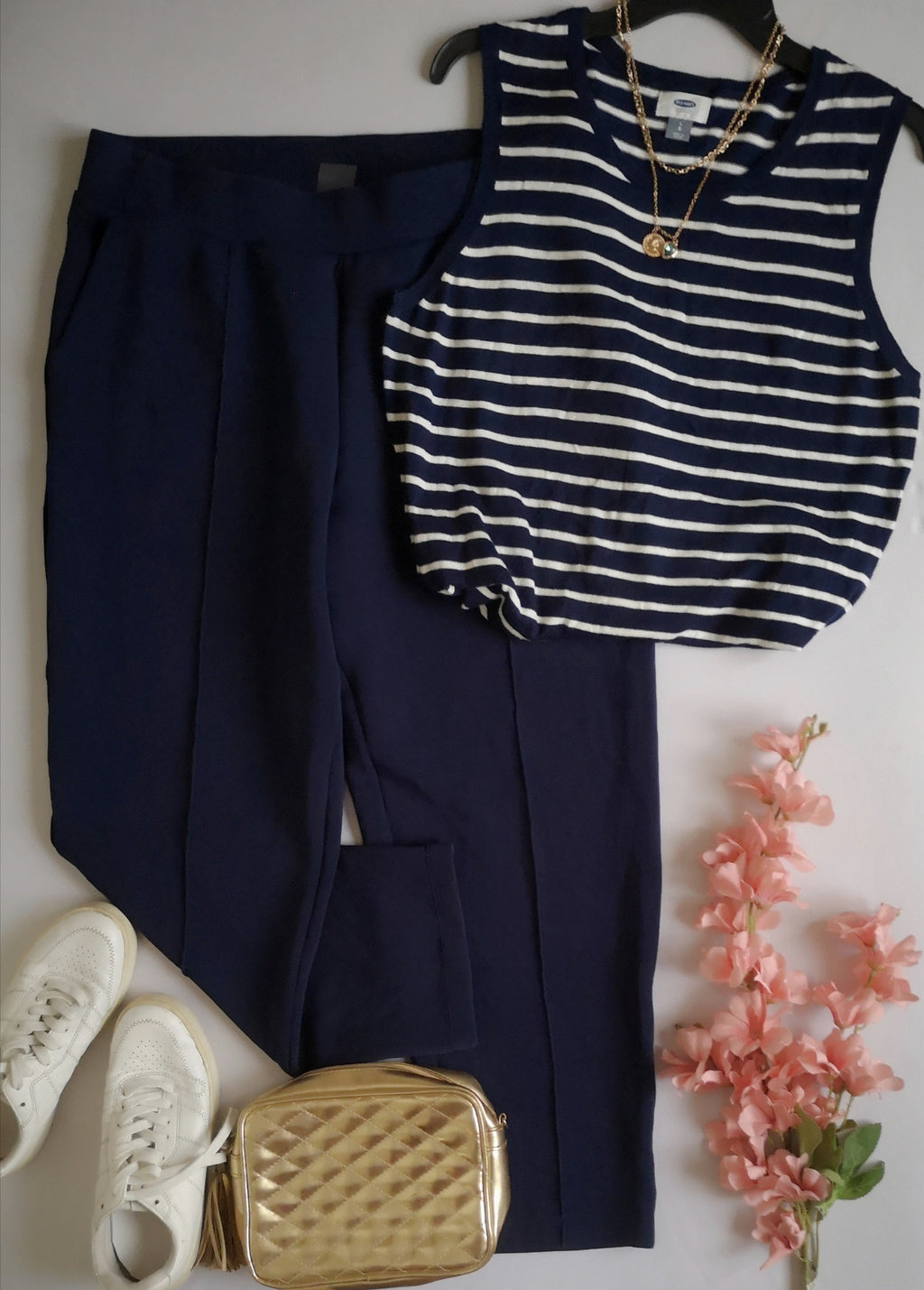 Pants con bolsas y blusa sin mangas 💙