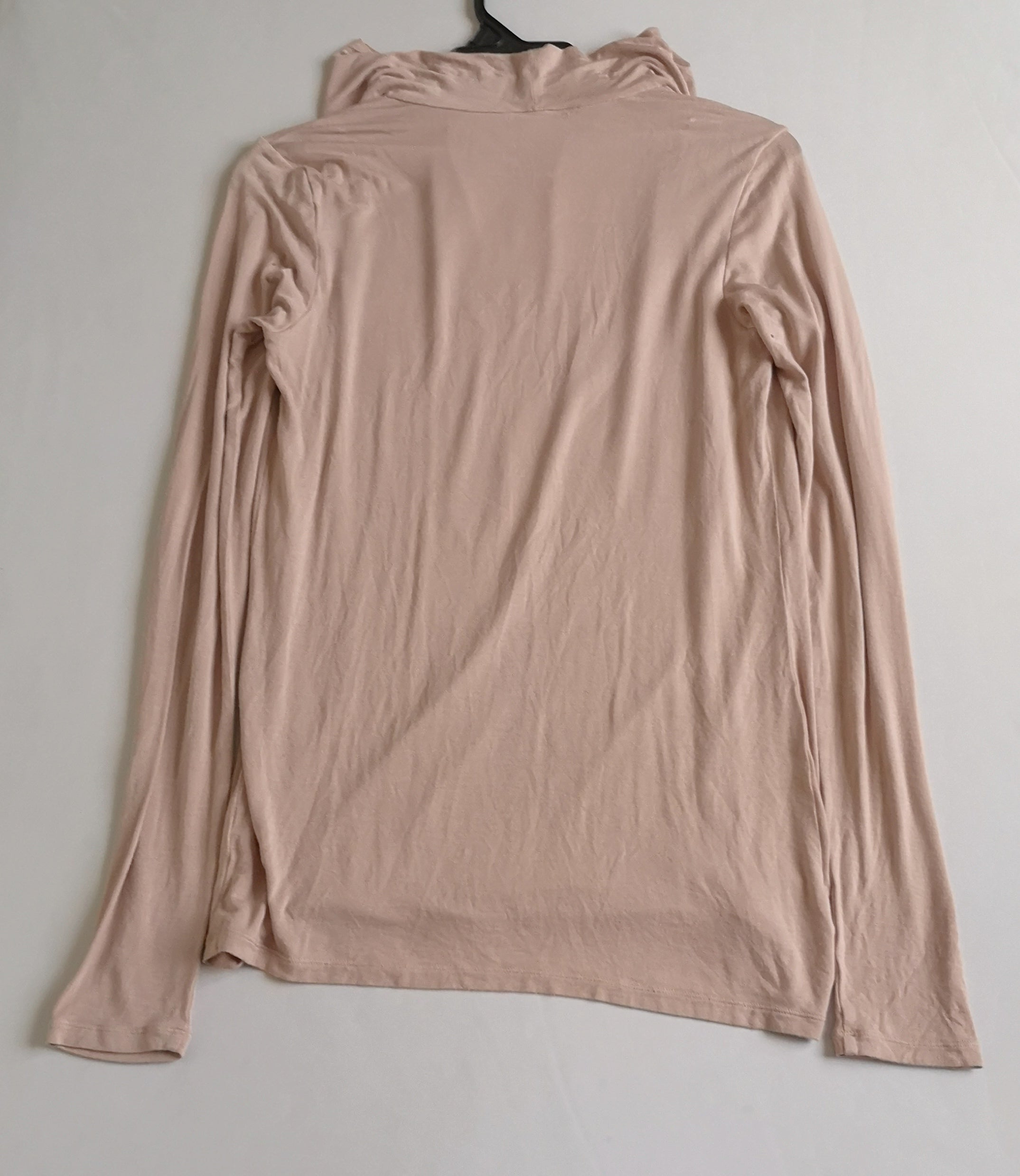 Blusa cuello drapeado pantalón tipo palazzo