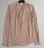 Blusa cuello drapeado pantalón tipo palazzo