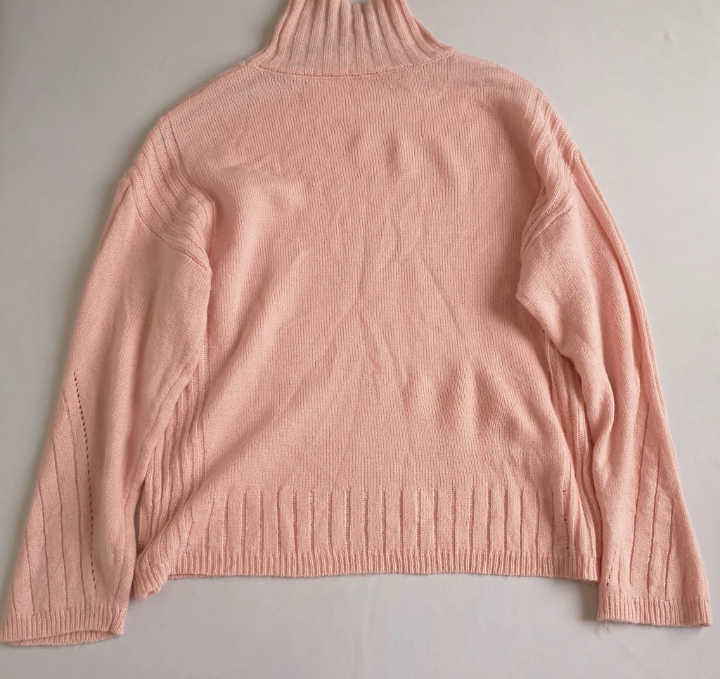 Pantalón corto stresh con suéter cuello alto