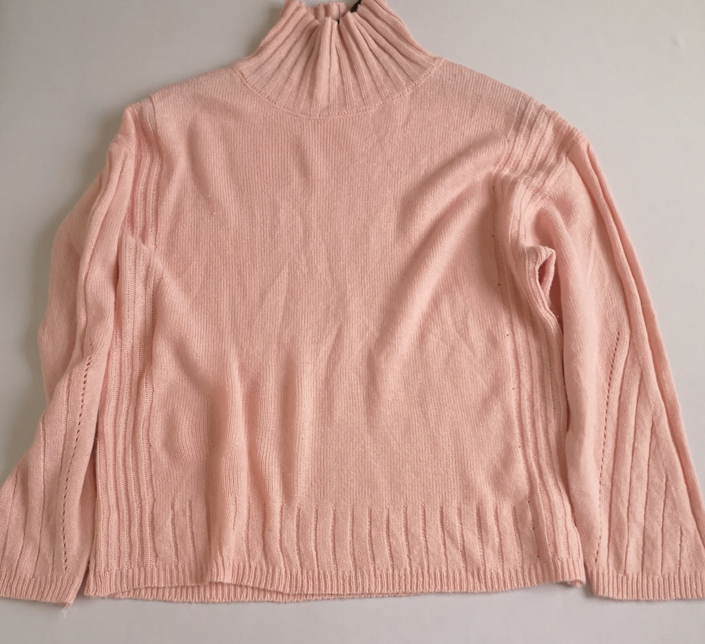 Pantalón corto stresh con suéter cuello alto