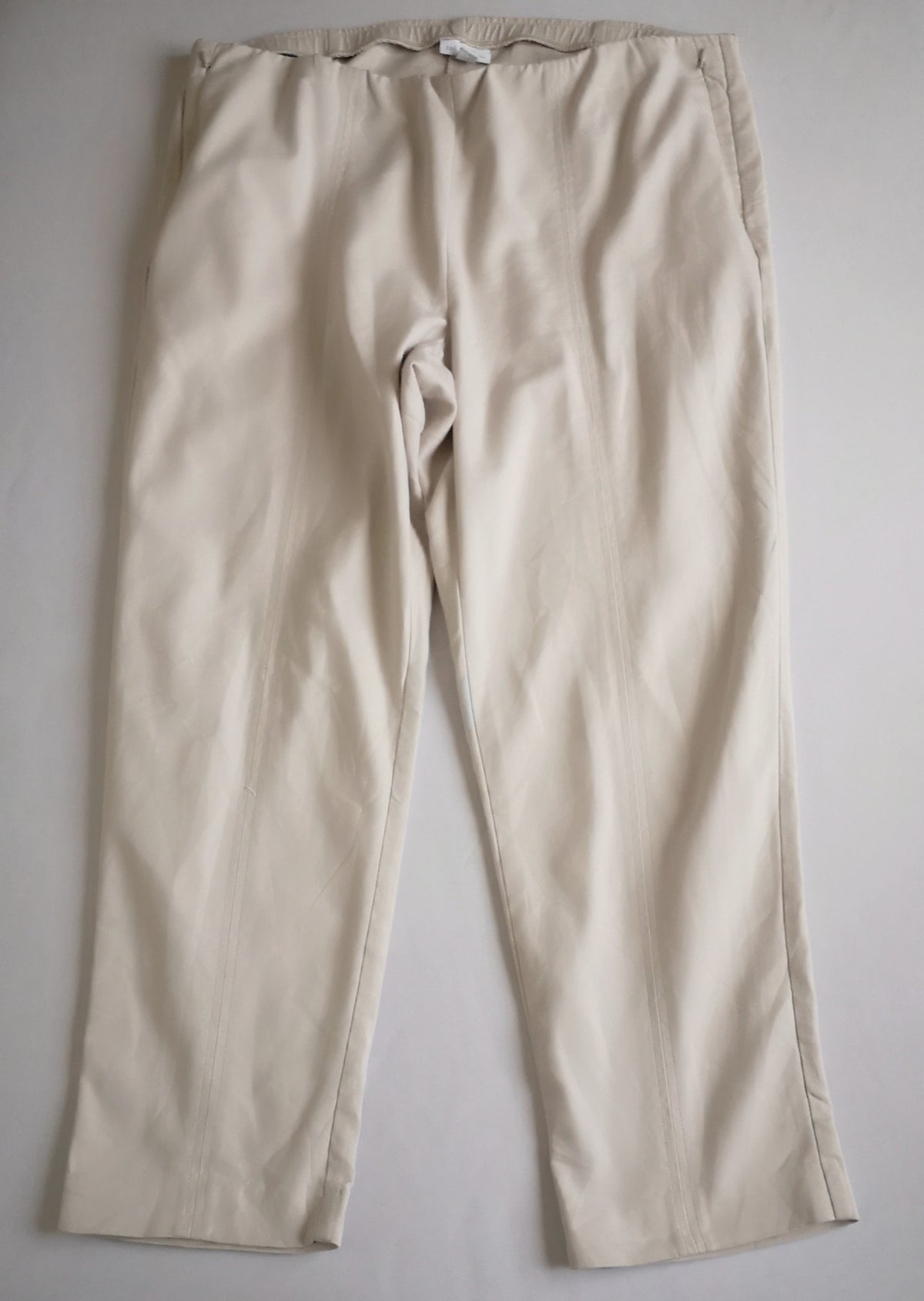 Pantalón con bolsas secretas y blusa manga larga