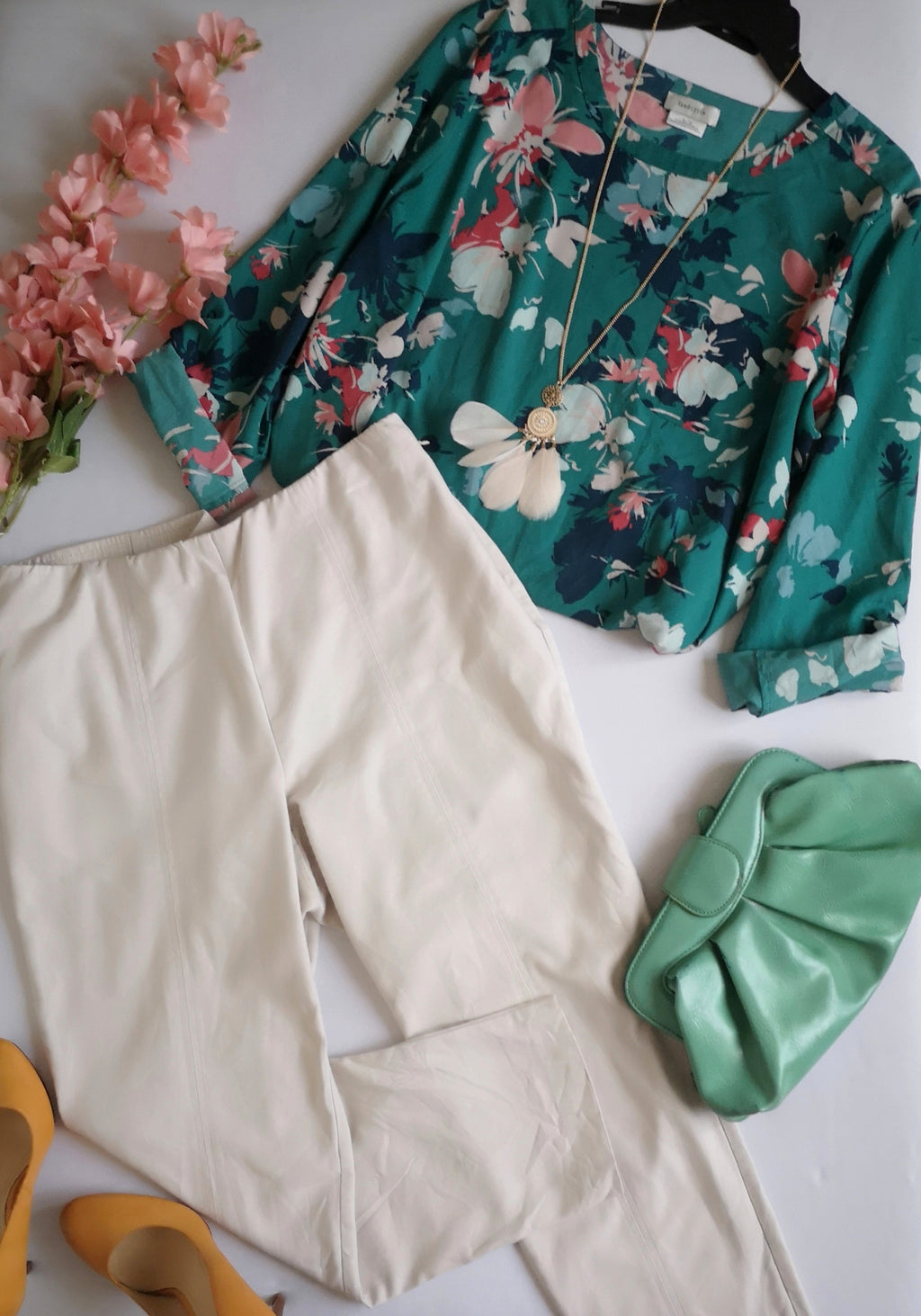 Pantalón con bolsas secretas y blusa manga larga