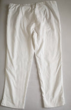 Pantalón con bolsas secretas y blusa asimétrica
