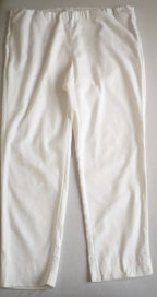 Pantalón con bolsas secretas y blusa asimétrica