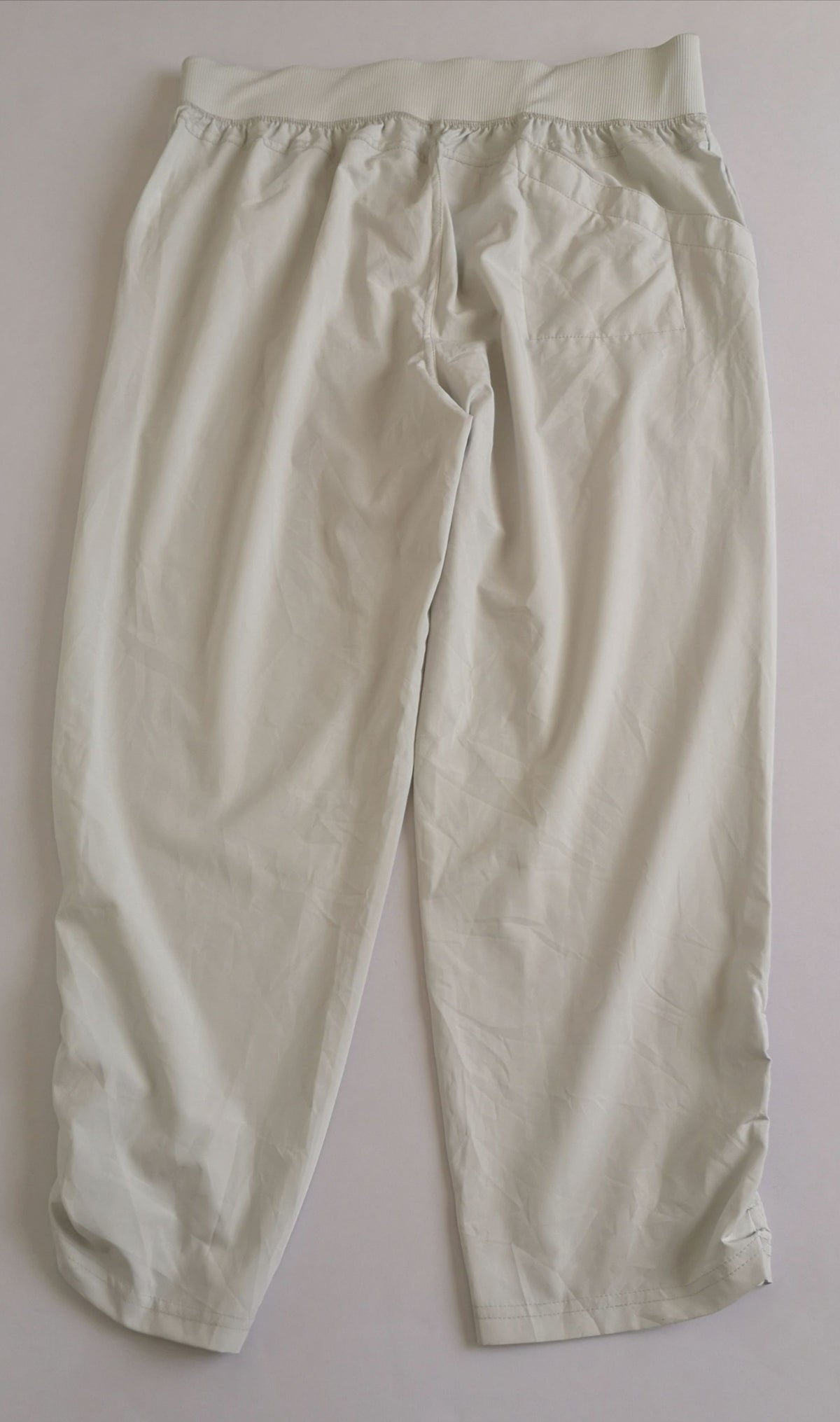 Sueter estilo ancho con panst tipo impermeable