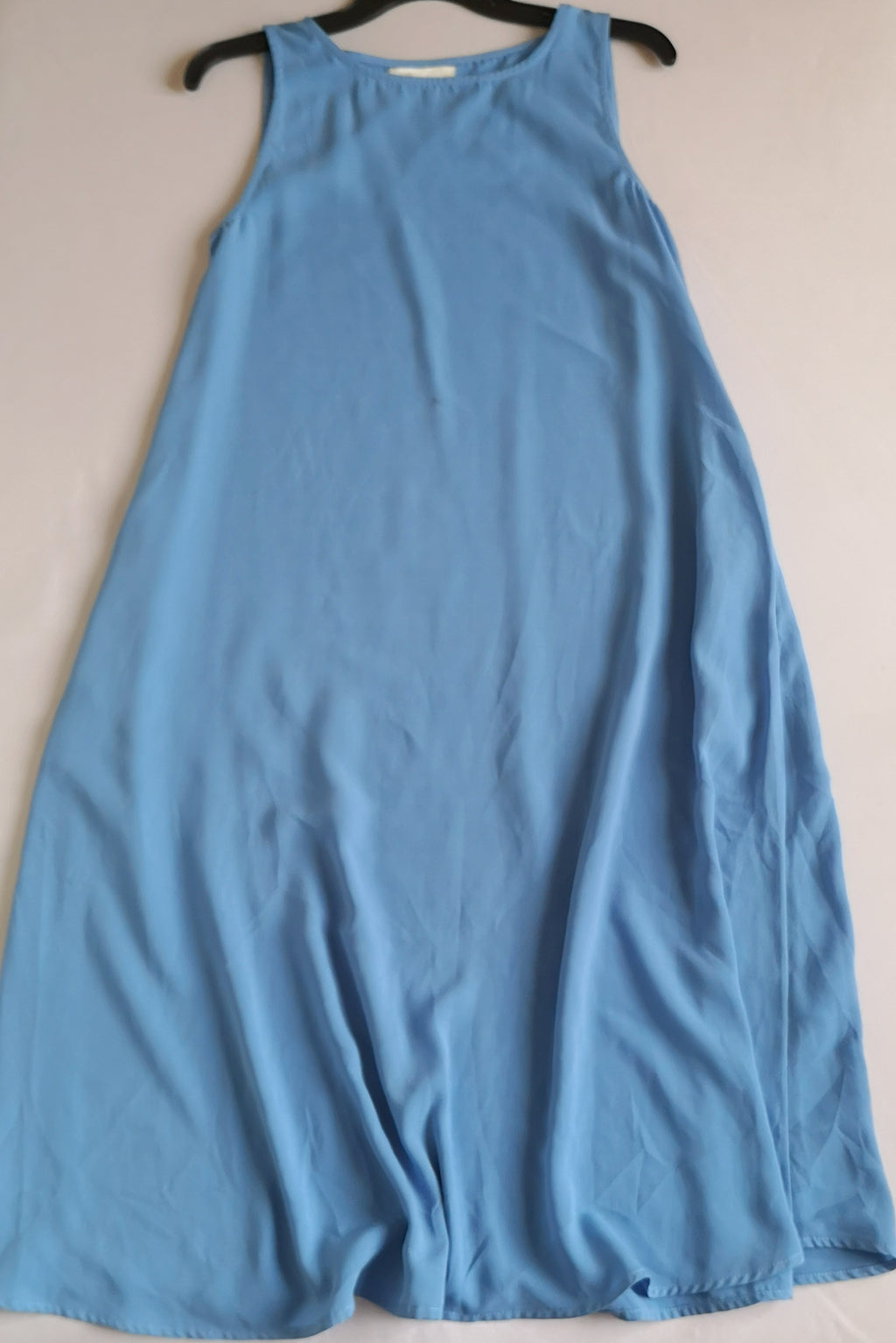 Vestido midi con bolsas a los lados ❤️