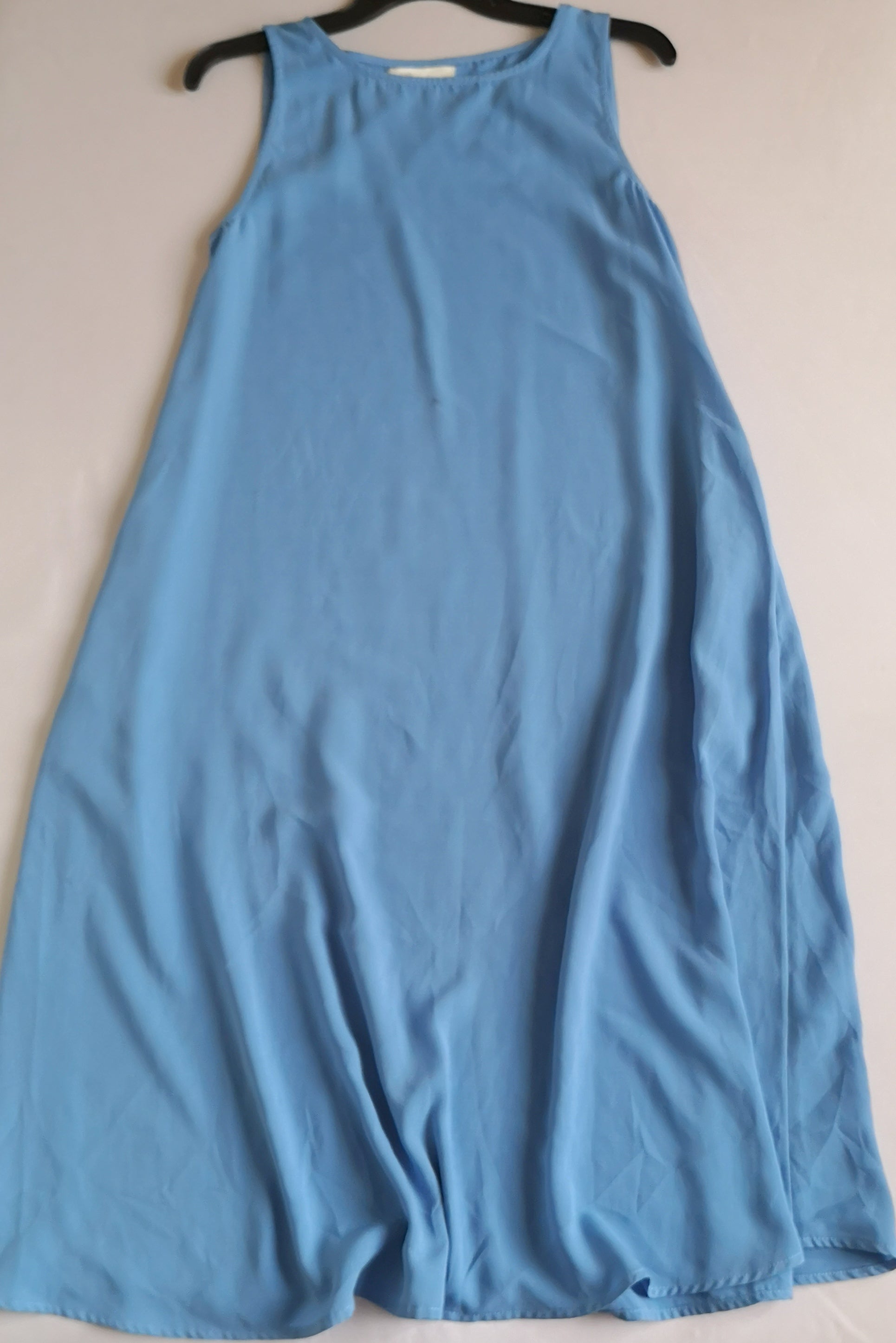 Vestido midi con bolsas a los lados ❤️