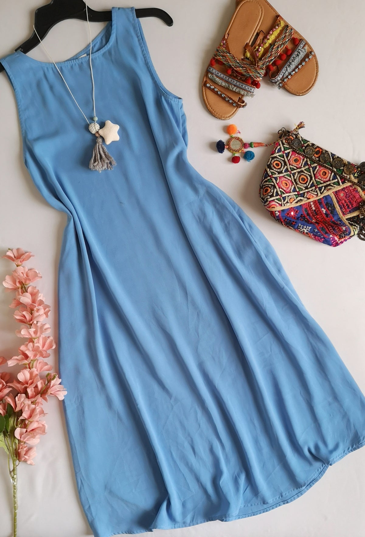 Vestido midi con bolsas a los lados ❤️