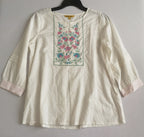 Blusa bordada incluye collar