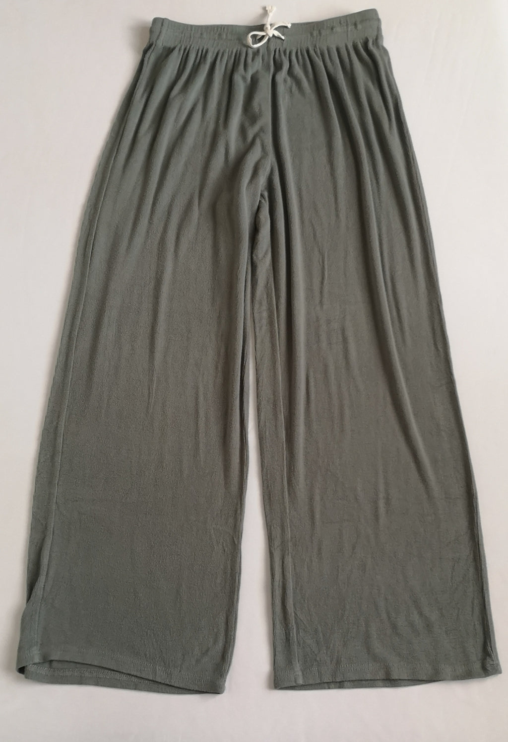 Blusa sin mangas y palazzo tela suave