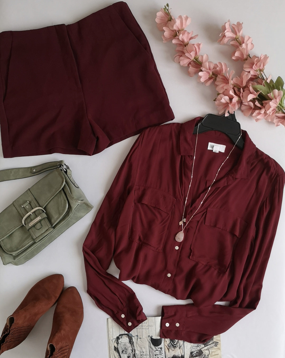 Short con bolsas a los lados y blusa corta ⚓