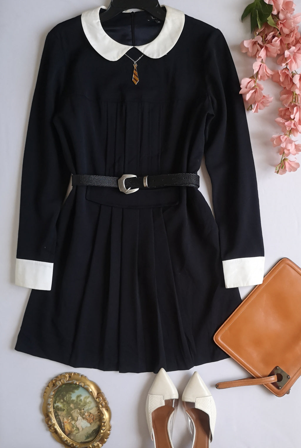 Vestido con paletones adelante incluye cincho ❤️
