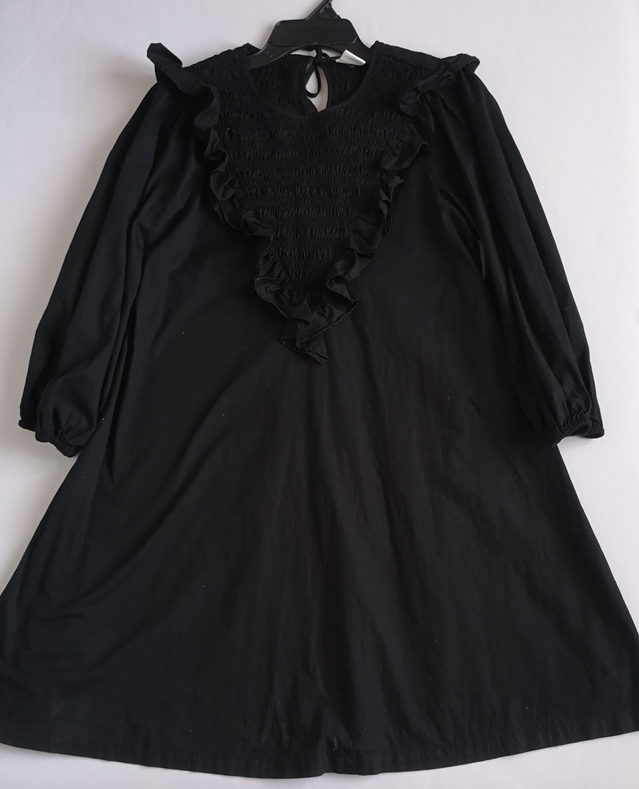 Vestido con olanes incluye cincho