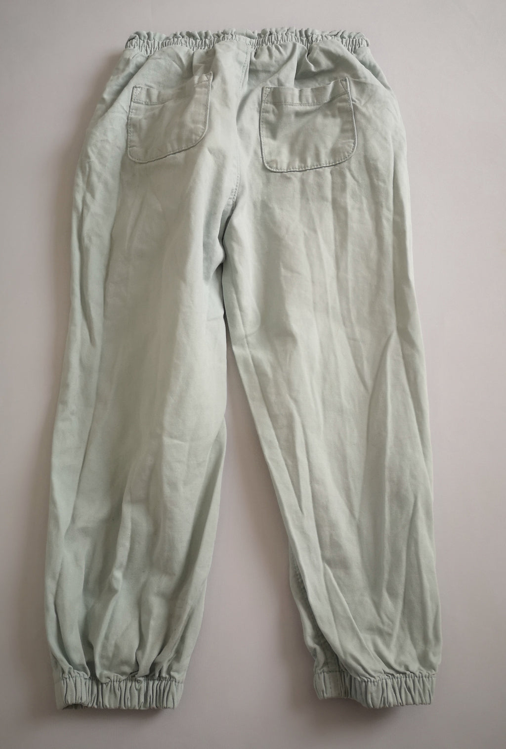 Pantalón tipo jogger con sueter tejido ⚓
