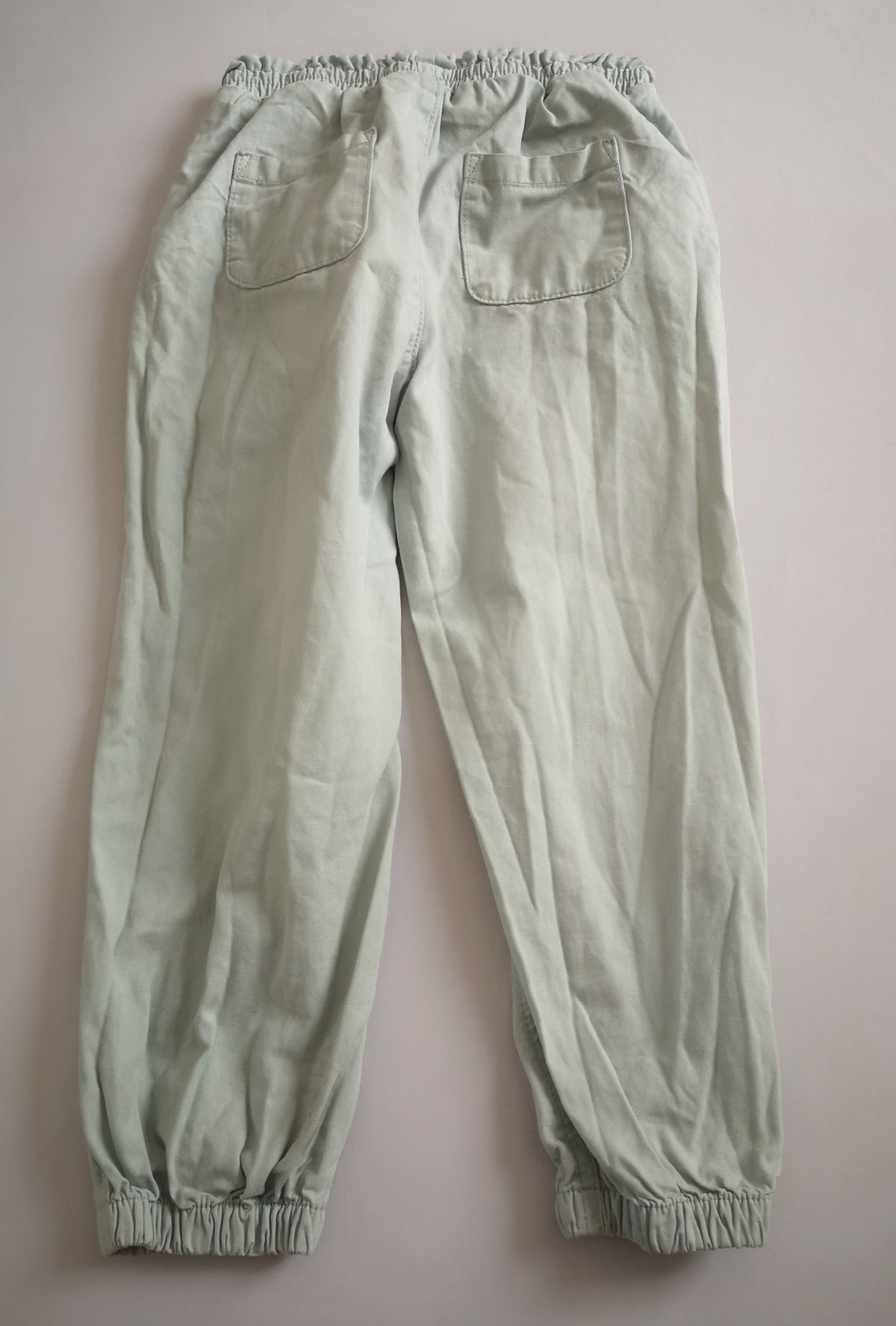 Pantalón tipo jogger con sueter tejido ⚓