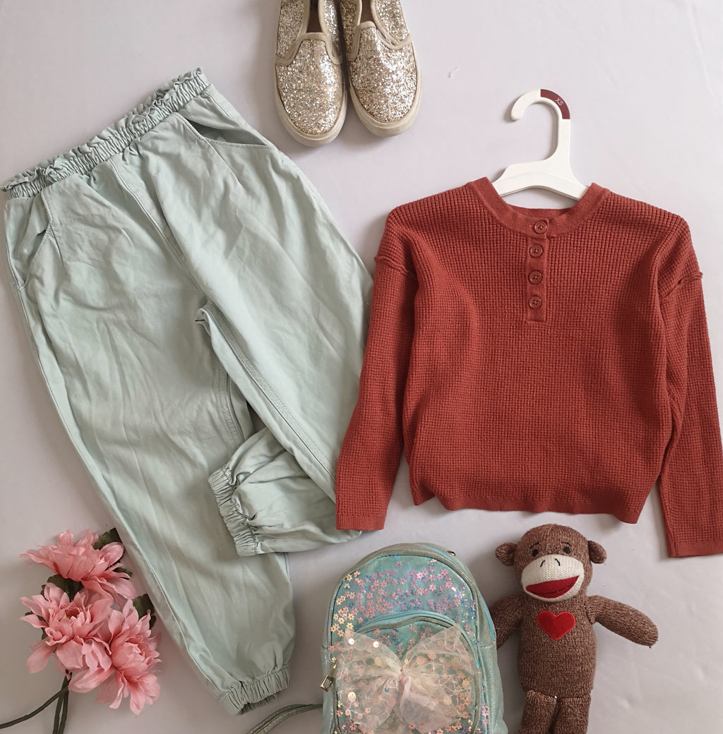Pantalón tipo jogger con sueter tejido ⚓