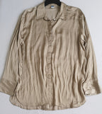 Blusa tipo seda y pantalón con cinto