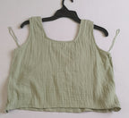 Cardigan tipo crochet con blusa cuello cuadrado