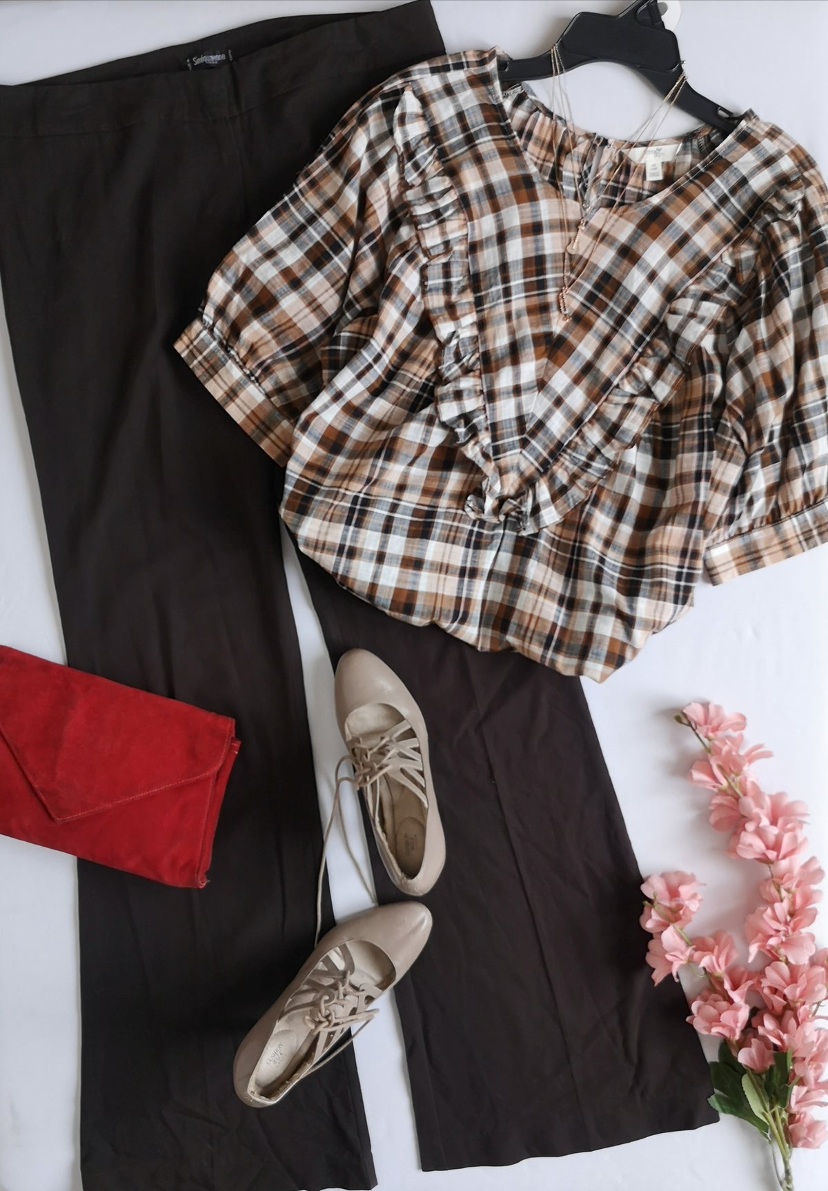 Blusa con olanes y pantalón Campana