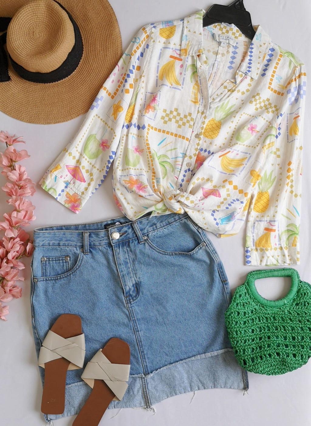 Falda de lona con blusa de lino