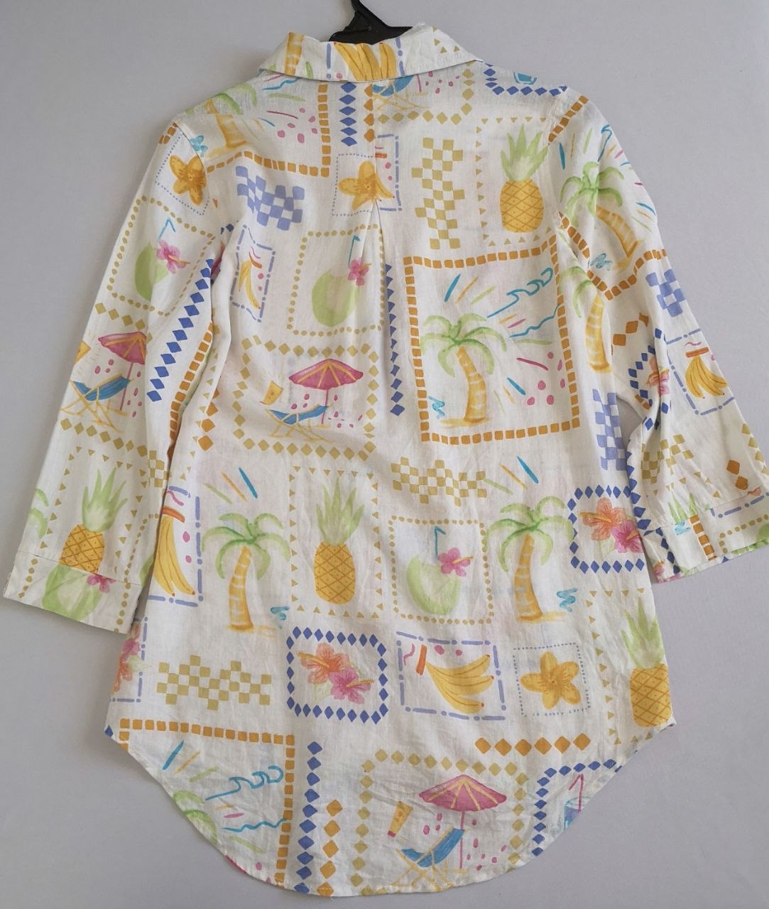 Falda de lona con blusa de lino