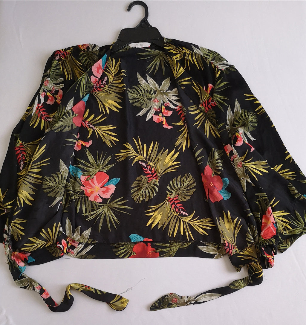 Vestido de encaje con blusa tipo kimono ⚓