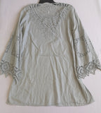 Vestido mangas bordadas